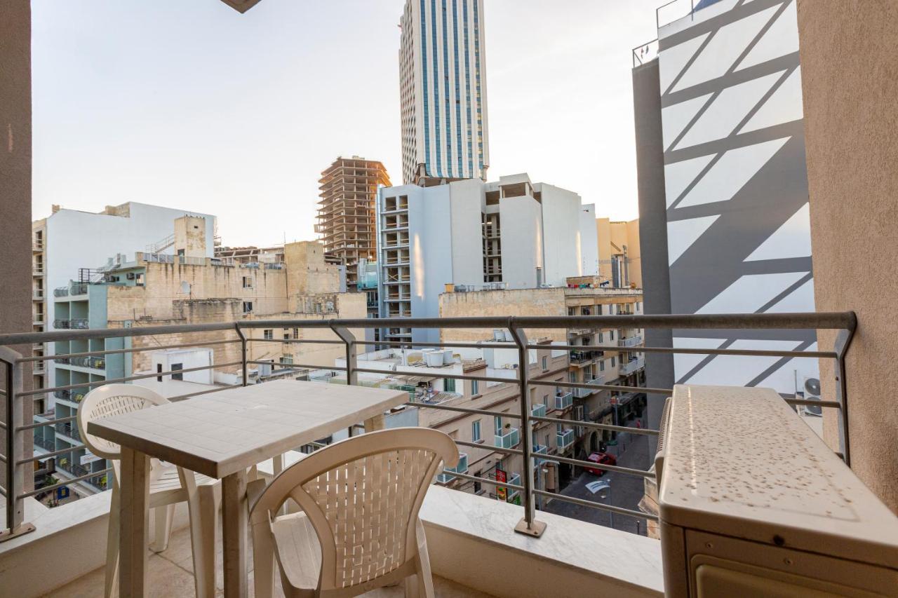 Lovely, Spacious High Floor Apt In Central Pv & Ac By 360 Estates Saint Julian's Luaran gambar