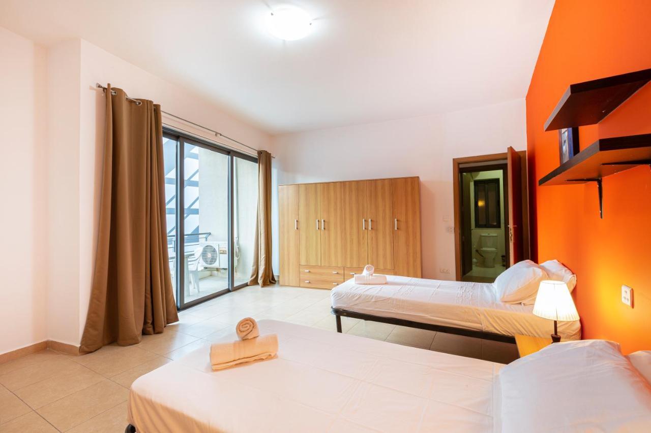 Lovely, Spacious High Floor Apt In Central Pv & Ac By 360 Estates Saint Julian's Luaran gambar
