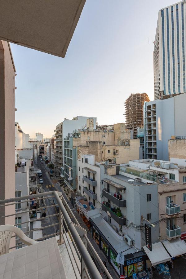 Lovely, Spacious High Floor Apt In Central Pv & Ac By 360 Estates Saint Julian's Luaran gambar
