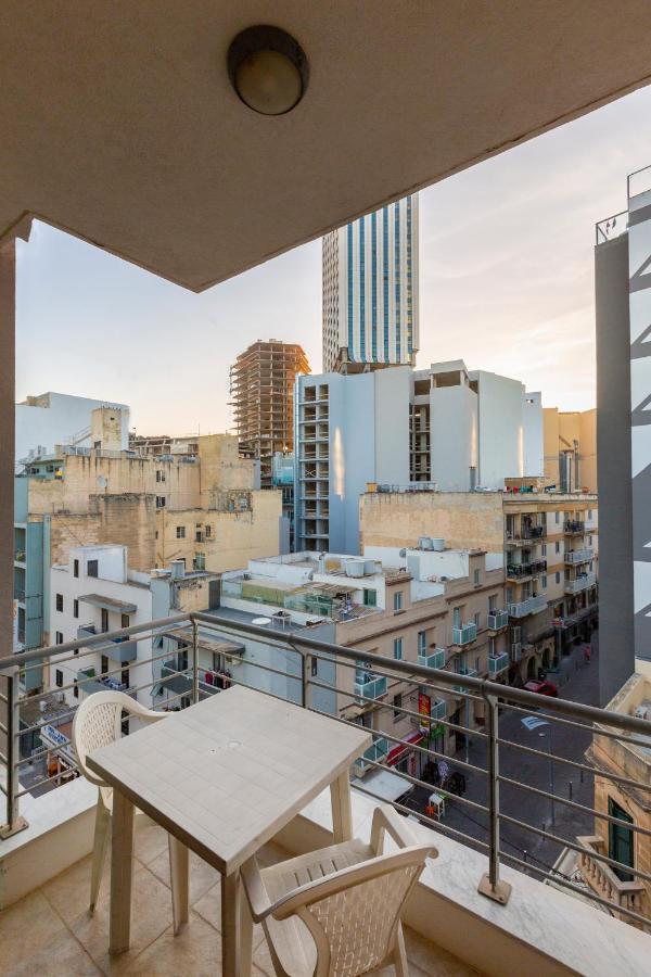 Lovely, Spacious High Floor Apt In Central Pv & Ac By 360 Estates Saint Julian's Luaran gambar